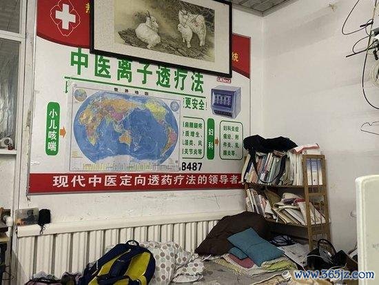 赵彬的家,亦然药房。朱雅文/摄