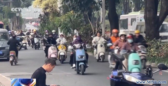 这种电动车“御寒神器”隐患多 好多东说念主齐在用